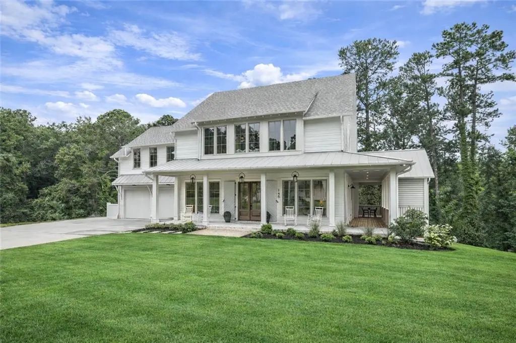 145 Grayton Lane, Roswell