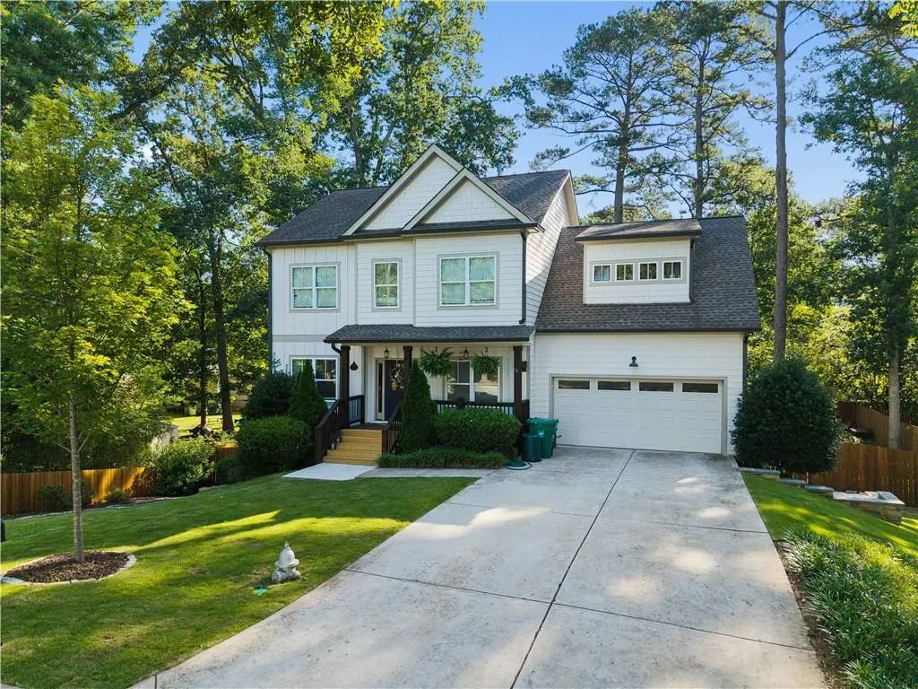 859 East Avenue, Scottdale