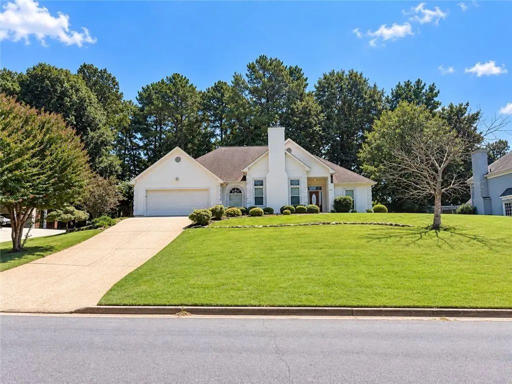 1090 Swan Mill Court, Suwanee
