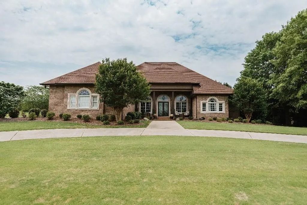 605 Birkdale Boulevard, Carrollton