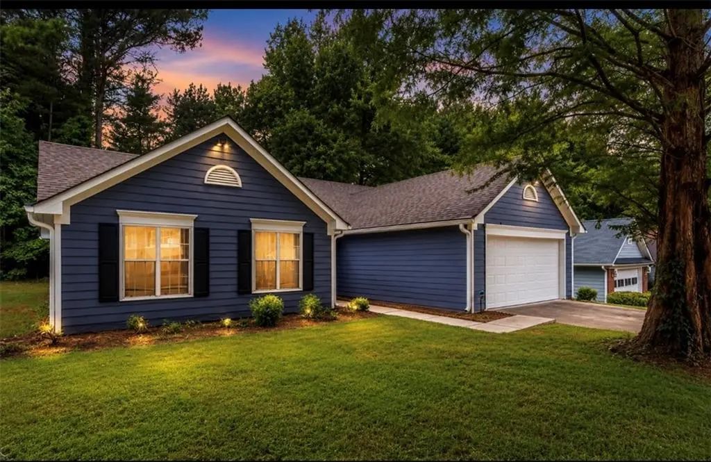 956 Forest Path, Stone Mountain