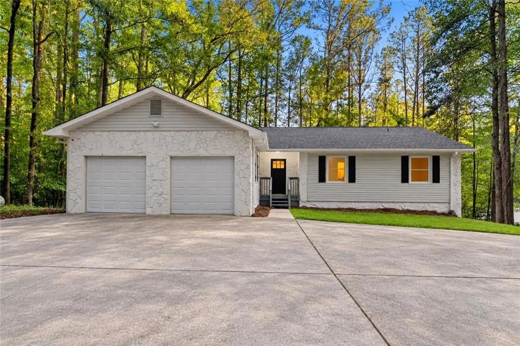 4564 Jade Trail, Canton