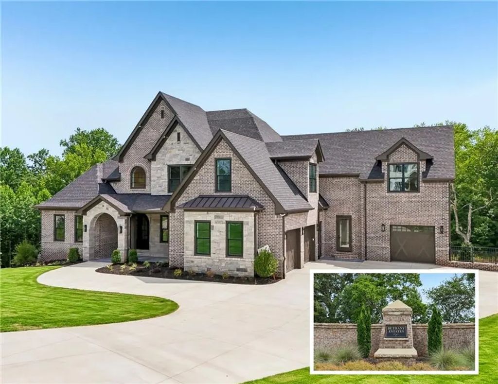 6222 Bridgewood Dr, Buford