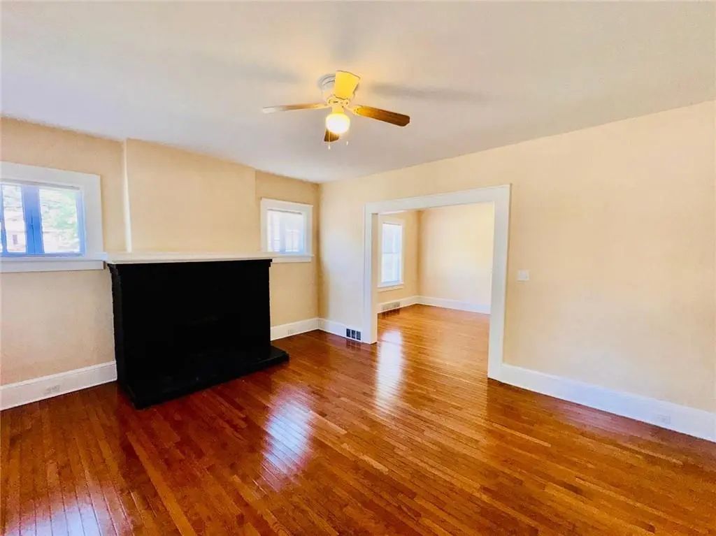 880 Cascade Avenue Sw, Atlanta