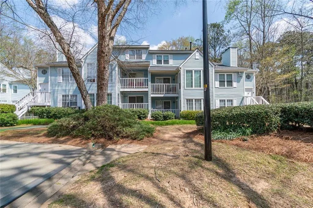 708 Glenleaf Drive, Peachtree Corners
