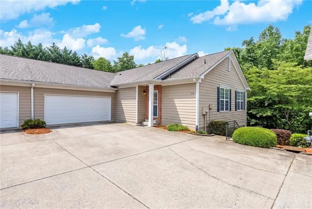 326 Camry Circle, Dallas