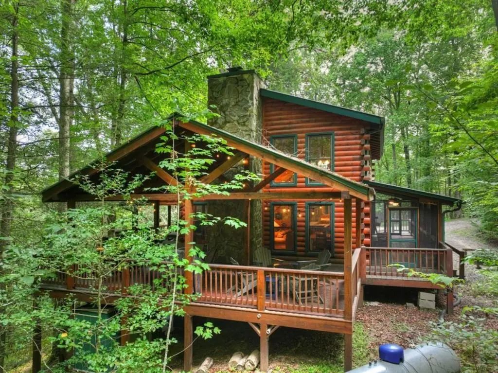 381 Icy Lane, Blue Ridge