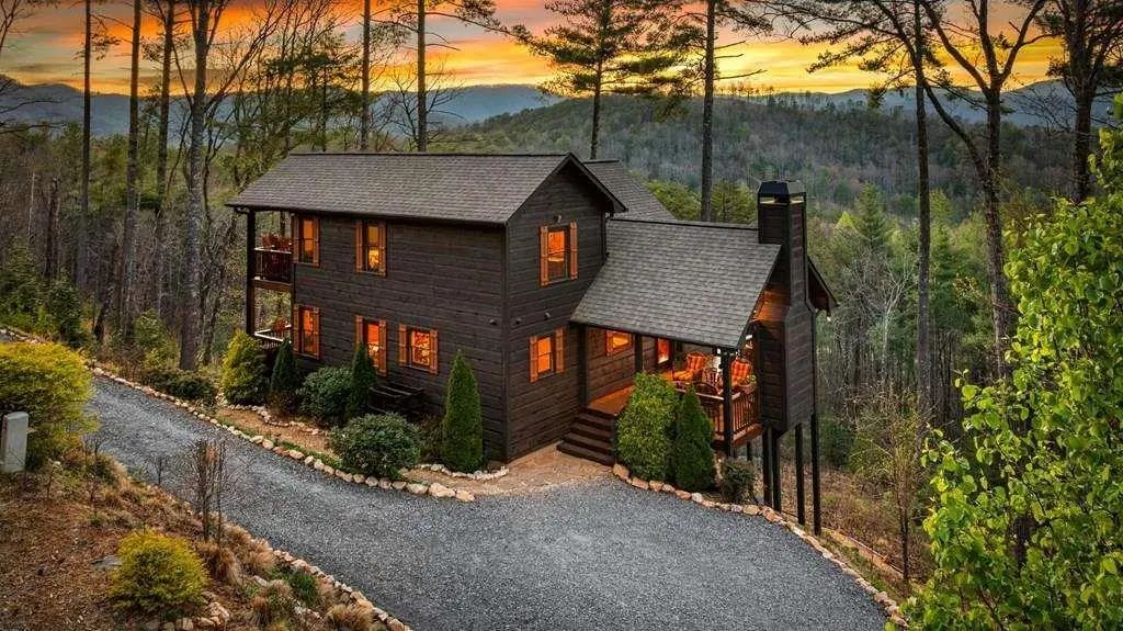 267 Oasis Drive, Blue Ridge