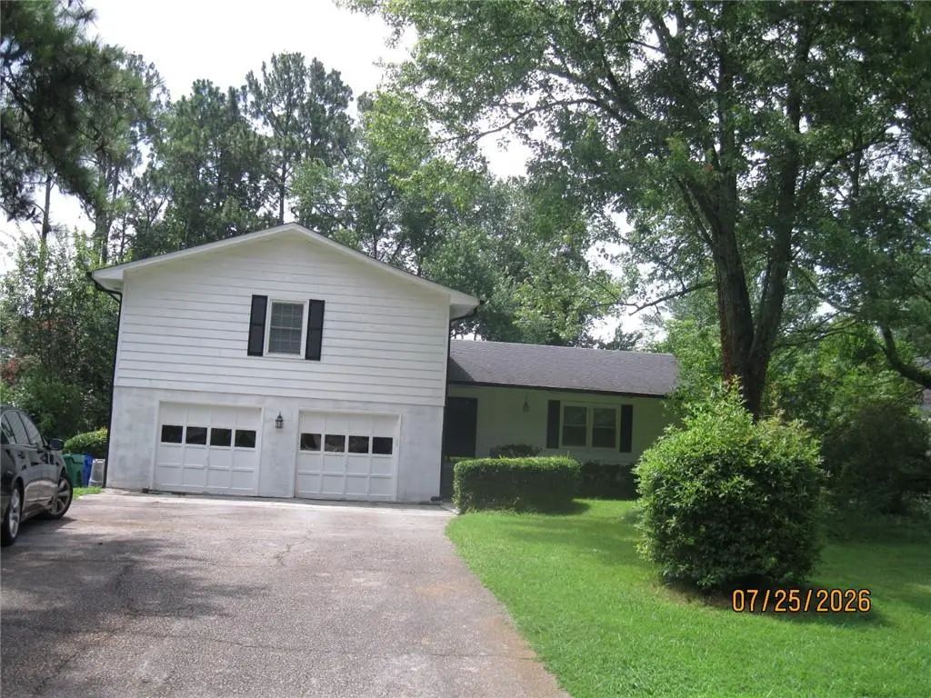 5159 Stratham Drive, Dunwoody