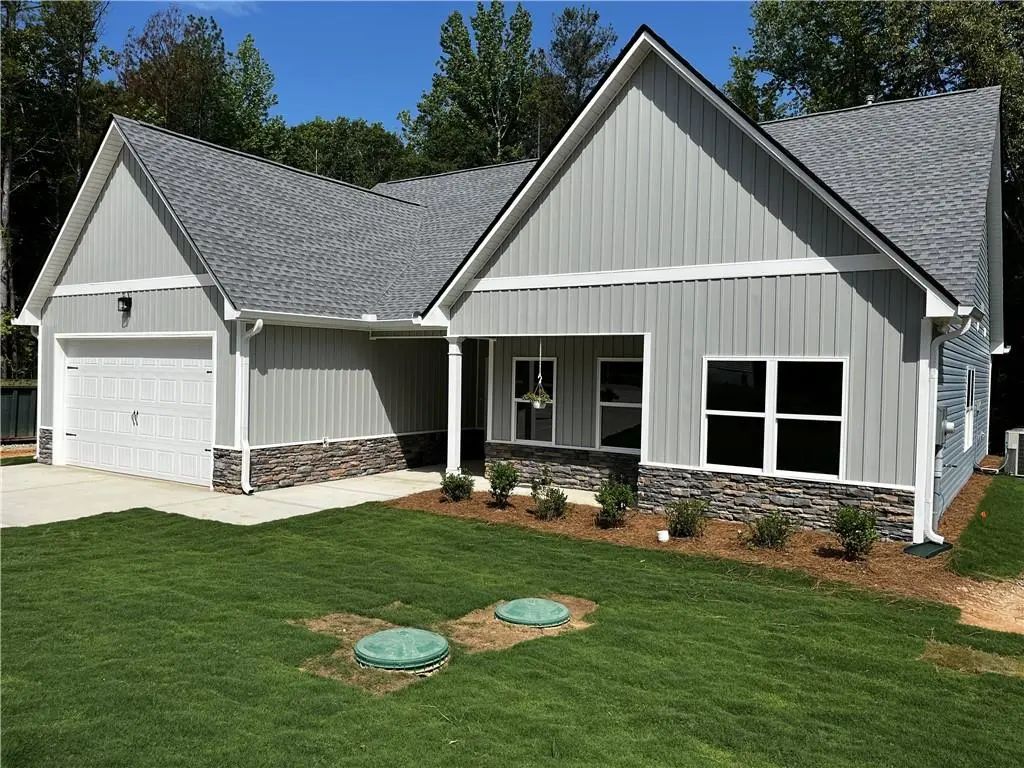 1956 Cochran Ridge Road, Hiram