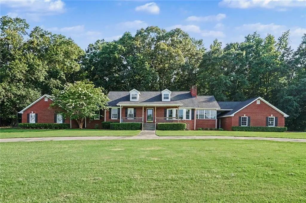 585 P J East Road, Covington