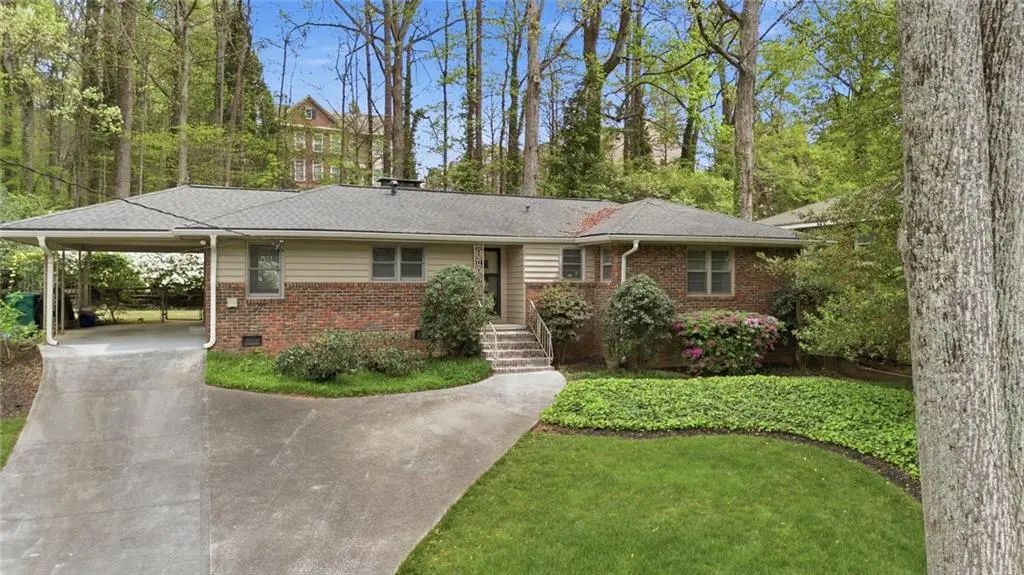 955 Vistavia Circle, Decatur