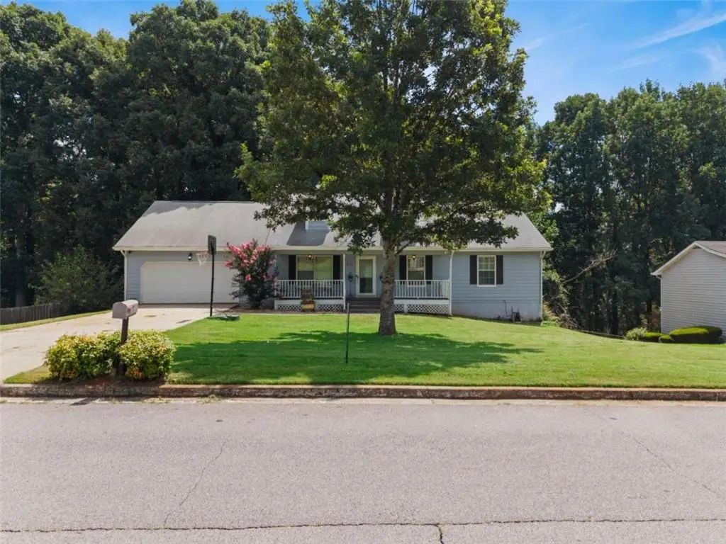 218 River Trace Court, Mcdonough