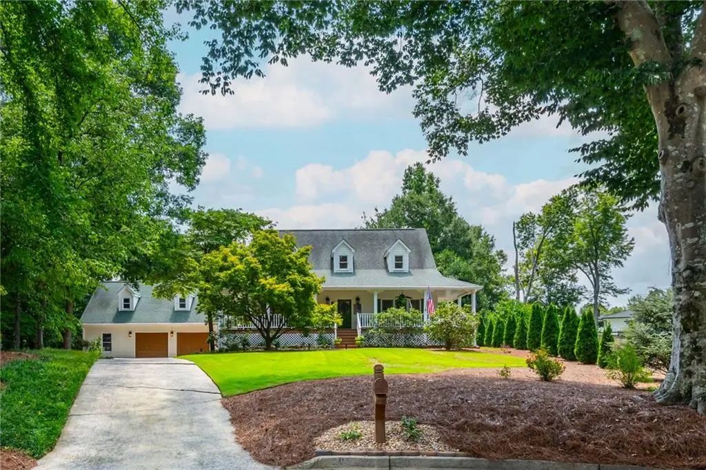 205 Birchmead Drive, Roswell