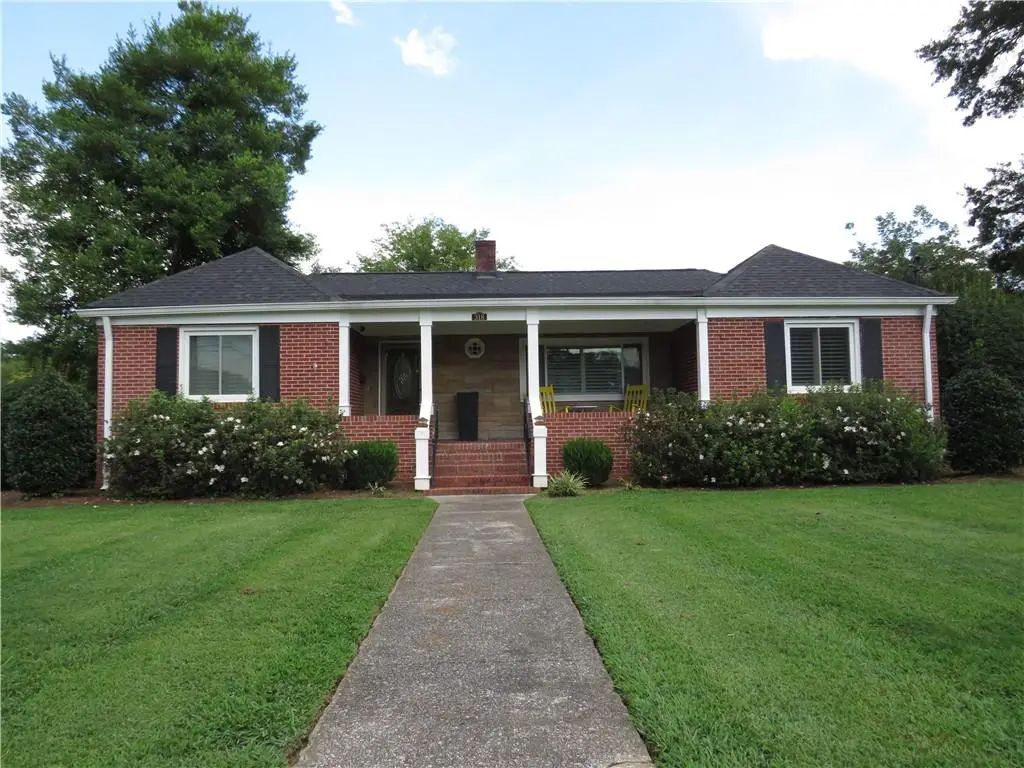 318 N College Street, Cedartown