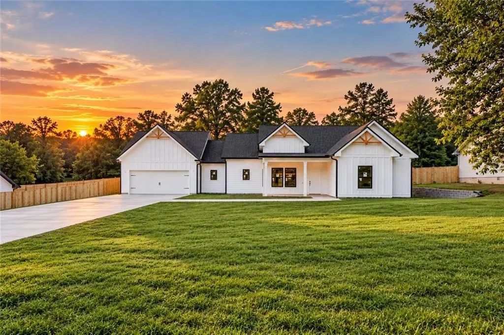 1350 Waverly Way, Monroe