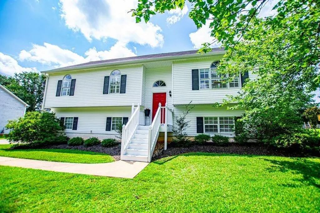 4265 E Chapel Hill Road, Douglasville