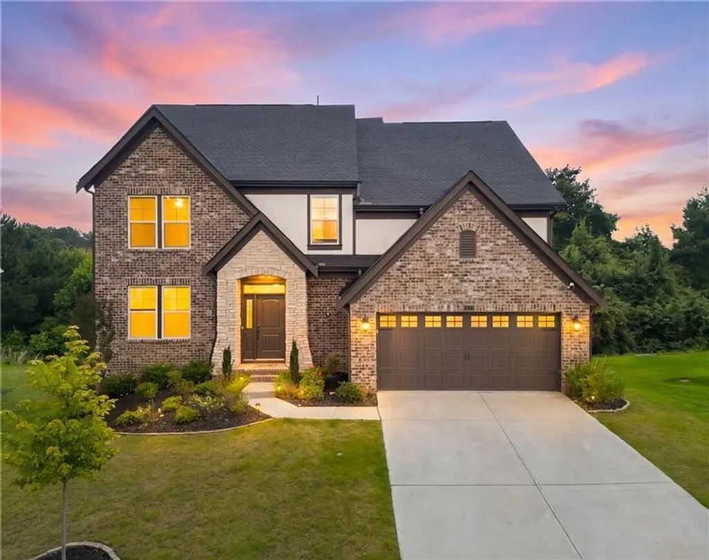 8150 Scenic Ridge Way, Cumming
