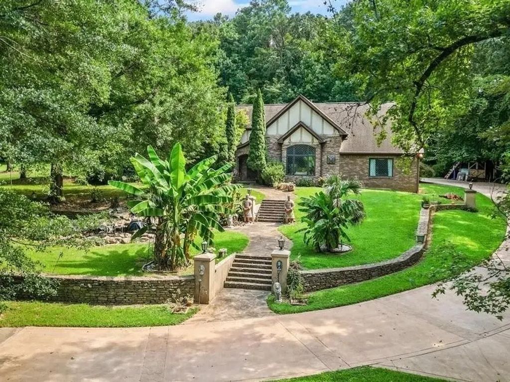 3000 Cathedral Place, Decatur