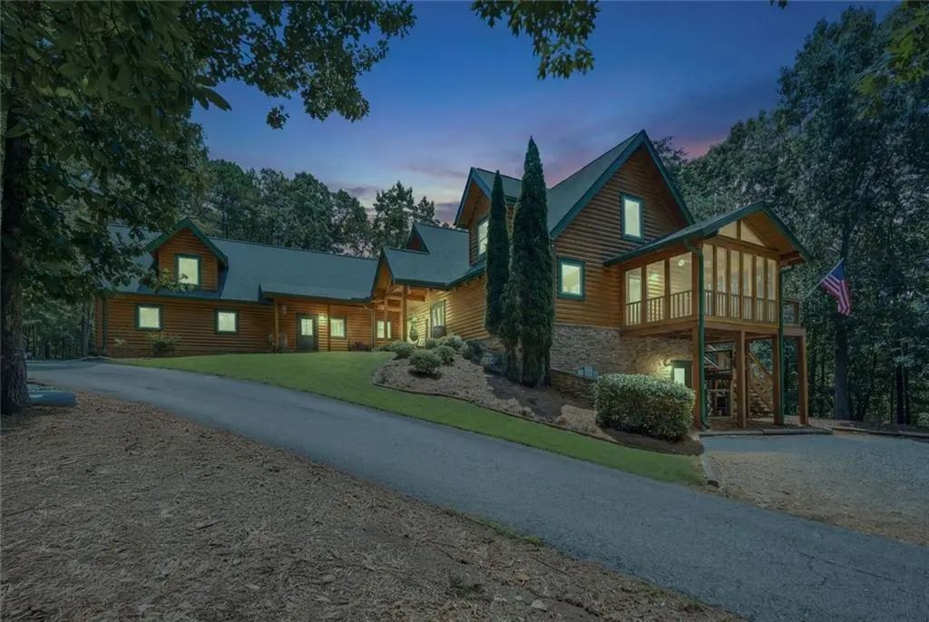 302 Bumpy Trail, Dawsonville