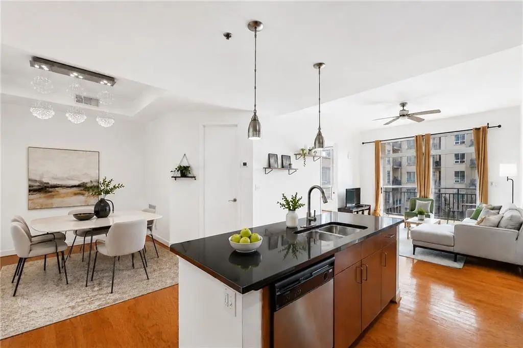 Unit 300 - 711 Cosmopolitan Drive Ne, Atlanta