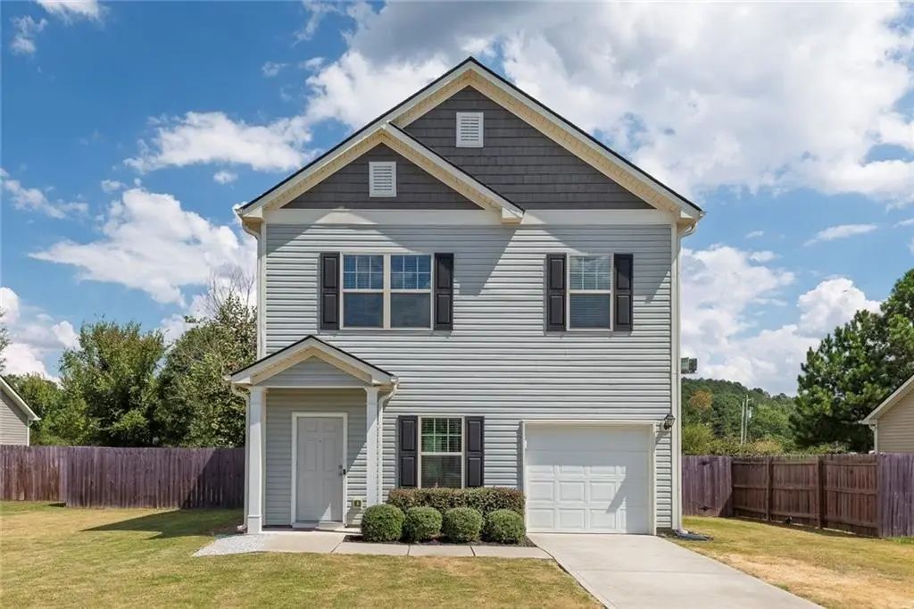 105 Colonial Drive, Calhoun