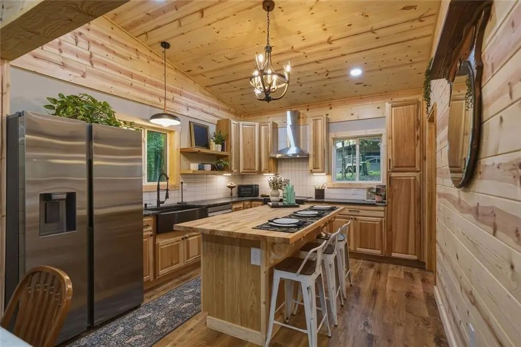 331 Rocky Hollow Road, Ellijay