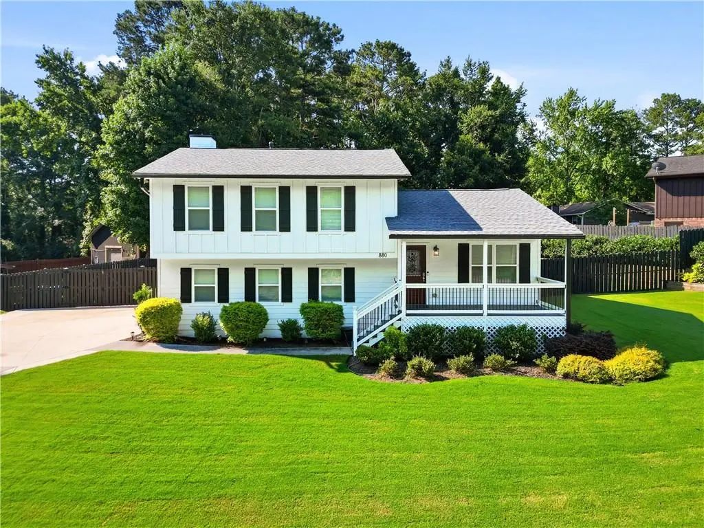 880 The Circle, Lawrenceville