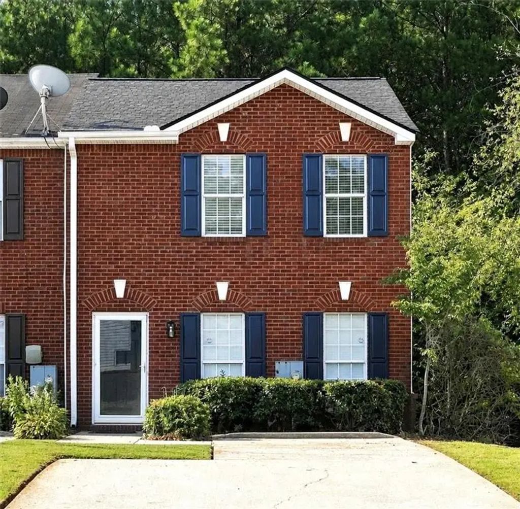 5735 Strathmoor Manor Circle, Lithonia