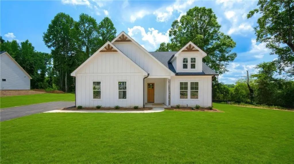 4835 Price Road, Gainesville