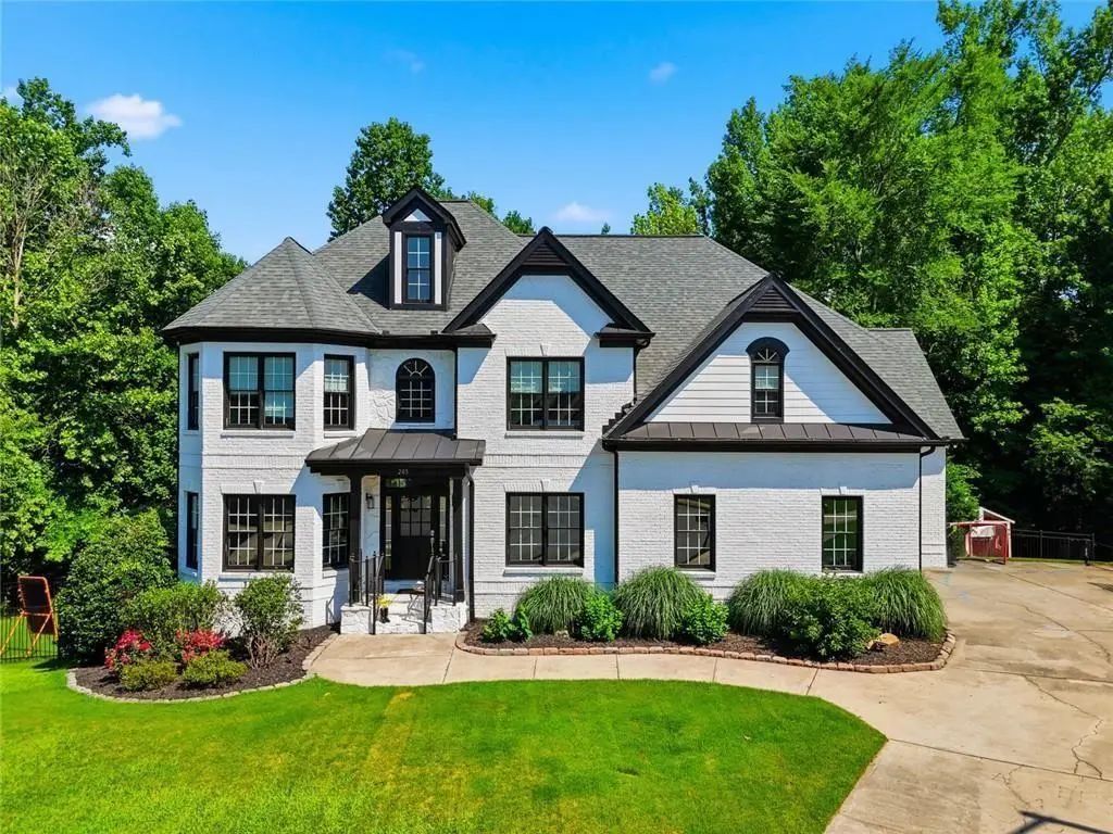 205 Stillwater Glen, Woodstock