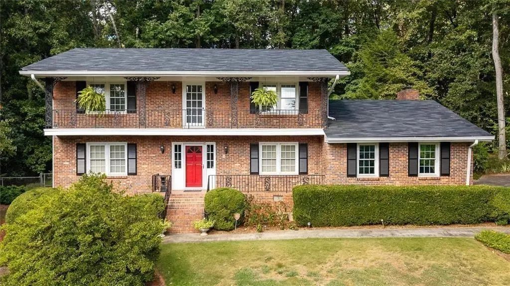 2206 Deer Ridge Drive, Smoke Rise