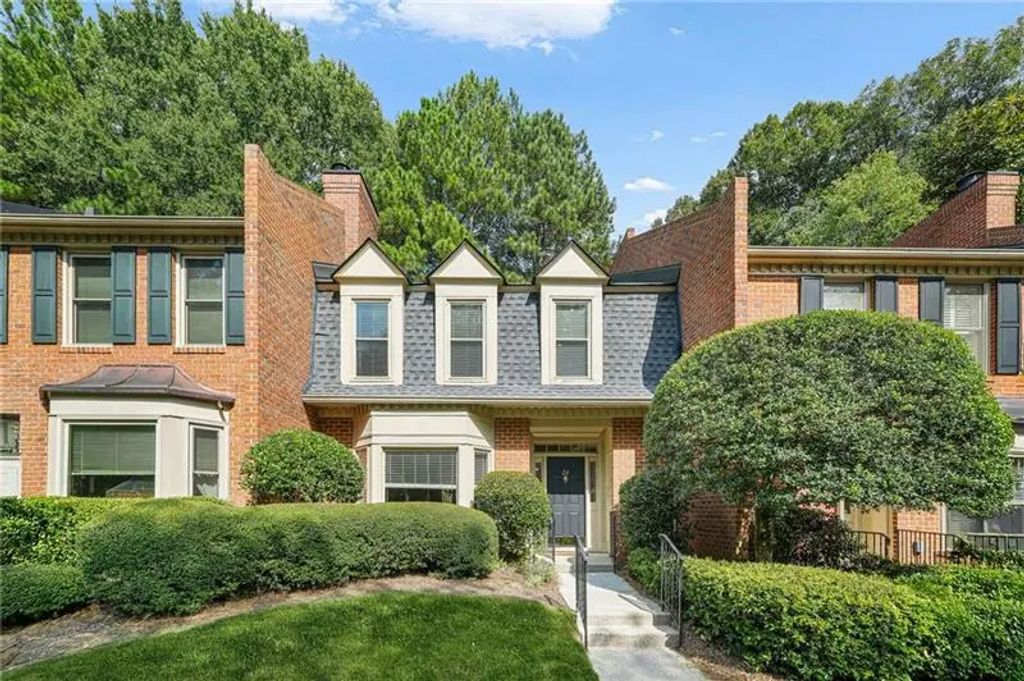 24 Plantation Drive Ne, Atlanta