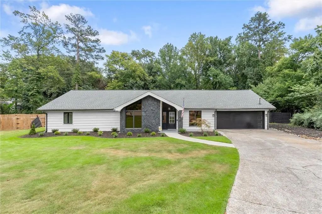 1300 Chipping Court, Roswell