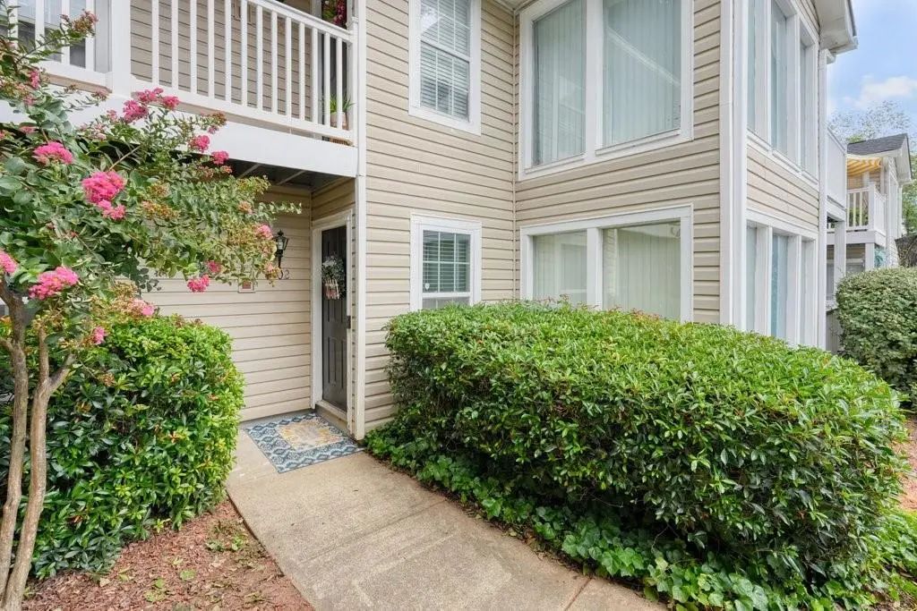 702 Augusta Drive Se, Marietta
