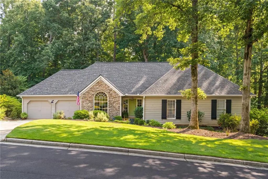 2735 Misty Morning Lane, Roswell