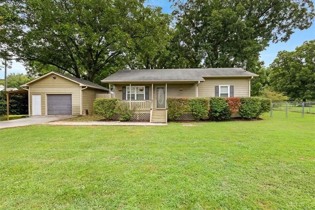 303 S Main Street, Adairsville