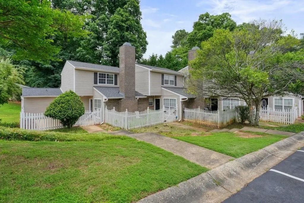 551 Summit Lane Sw, Marietta