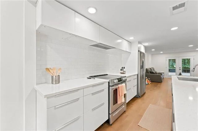 8 Ivy Ridge Ne, Atlanta