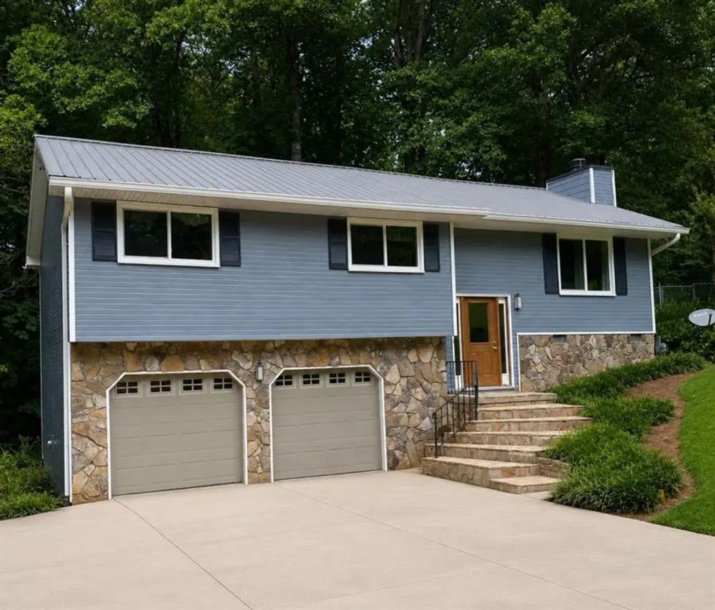3881 Vicki Court, Duluth