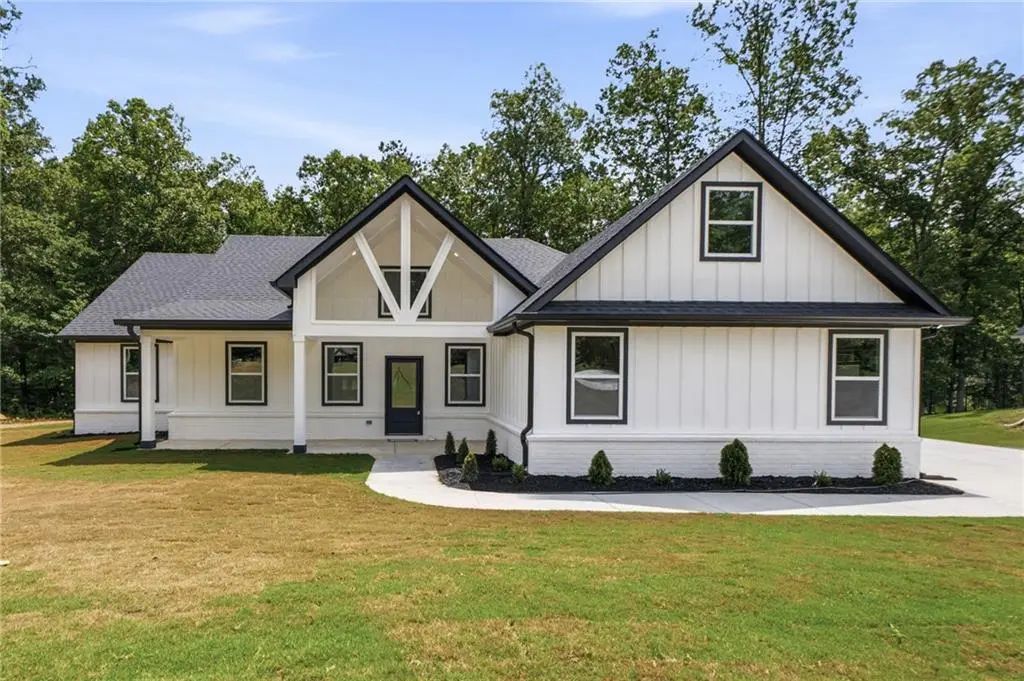 1020 Oakridge Drive, Griffin
