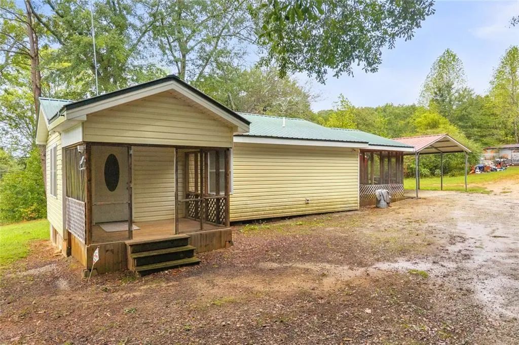 393 N Red Rock Road, Toccoa