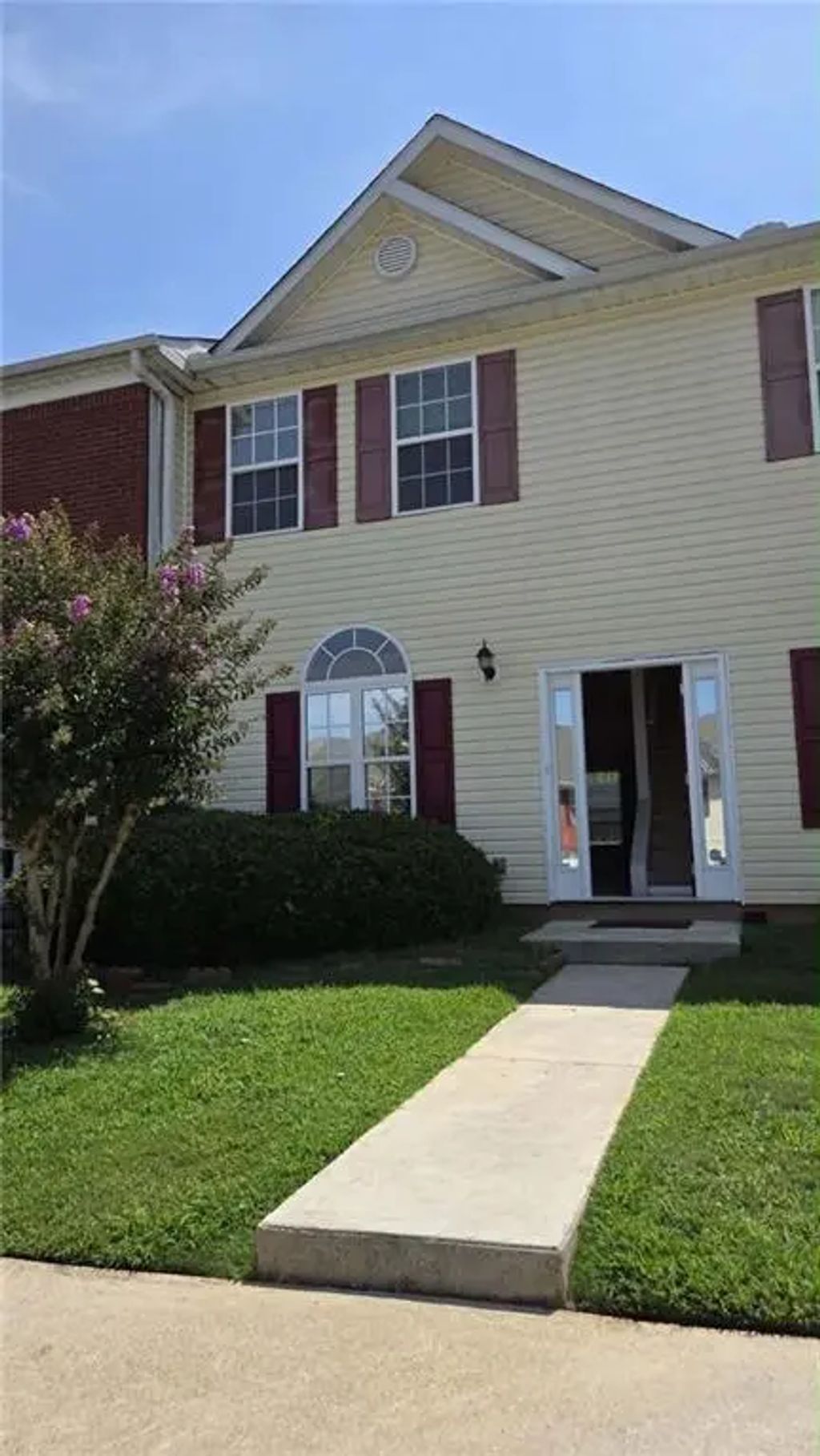 Unit B2 - 4210 Oakwood Rd, Oakwood