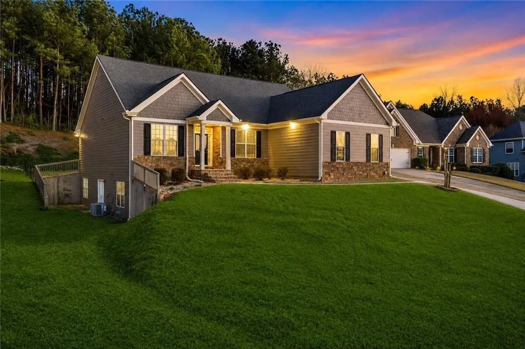 6365 Aarons Way, Flowery Branch