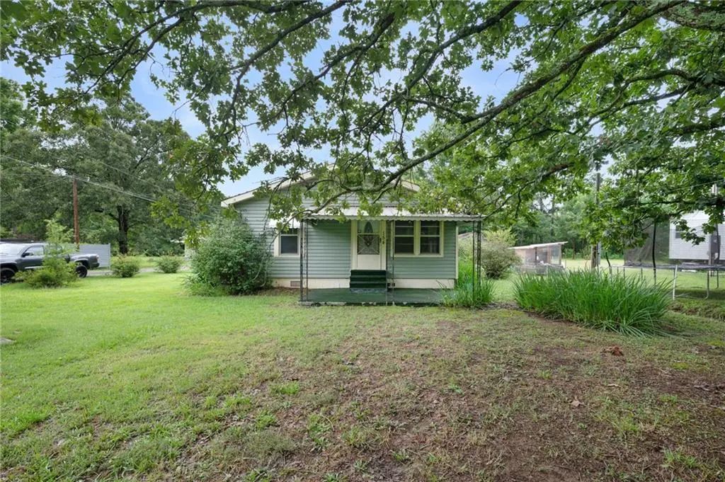 154 County Line Road, Plainville
