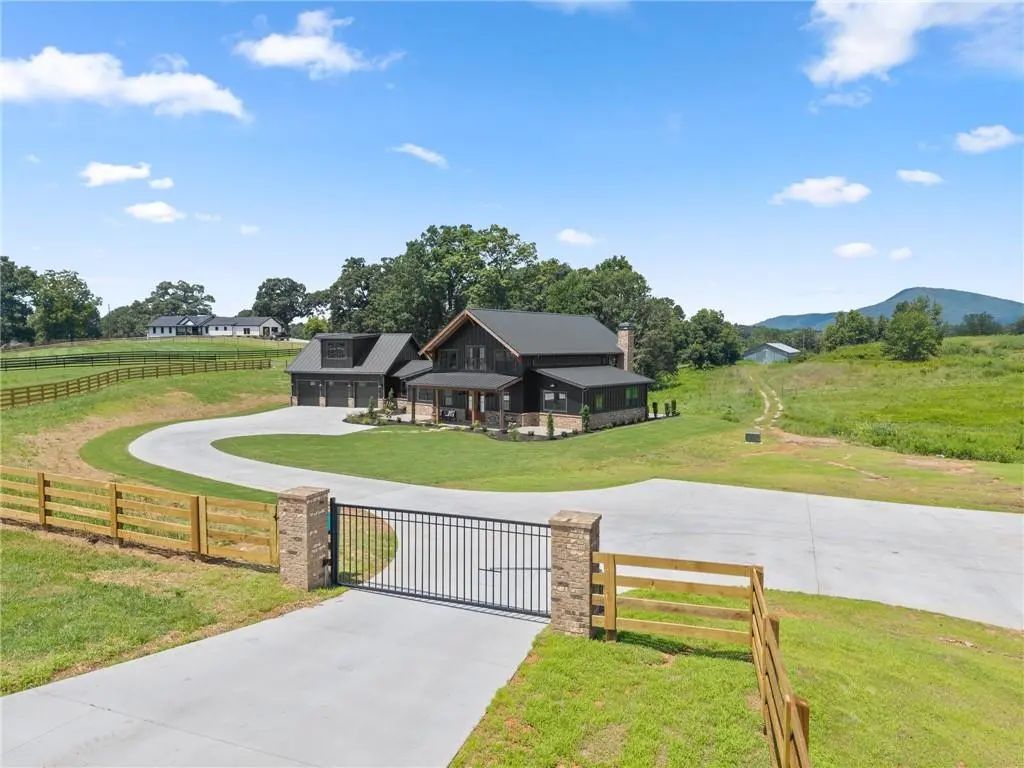 5711 Cleveland Highway, Clermont
