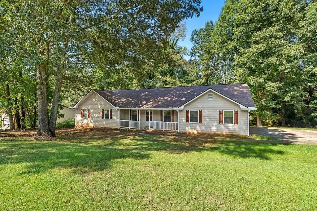 212 Farmbrook Parkway E, Stockbridge