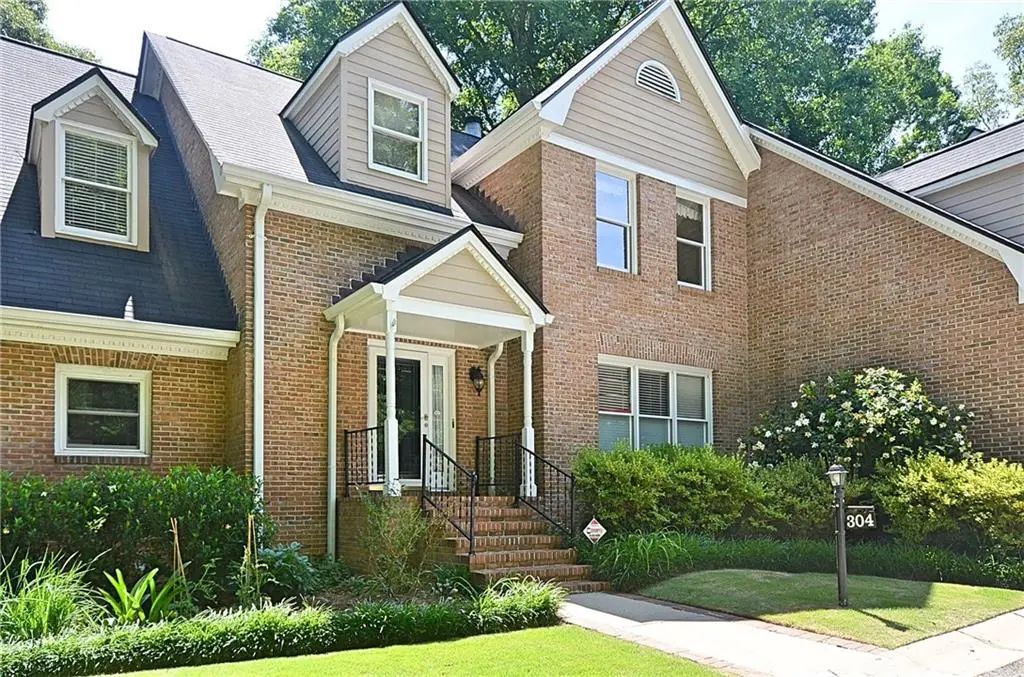 304 Wood Lake Drive, Athens