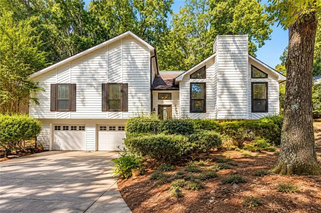 8555 Colony Club Drive, Alpharetta