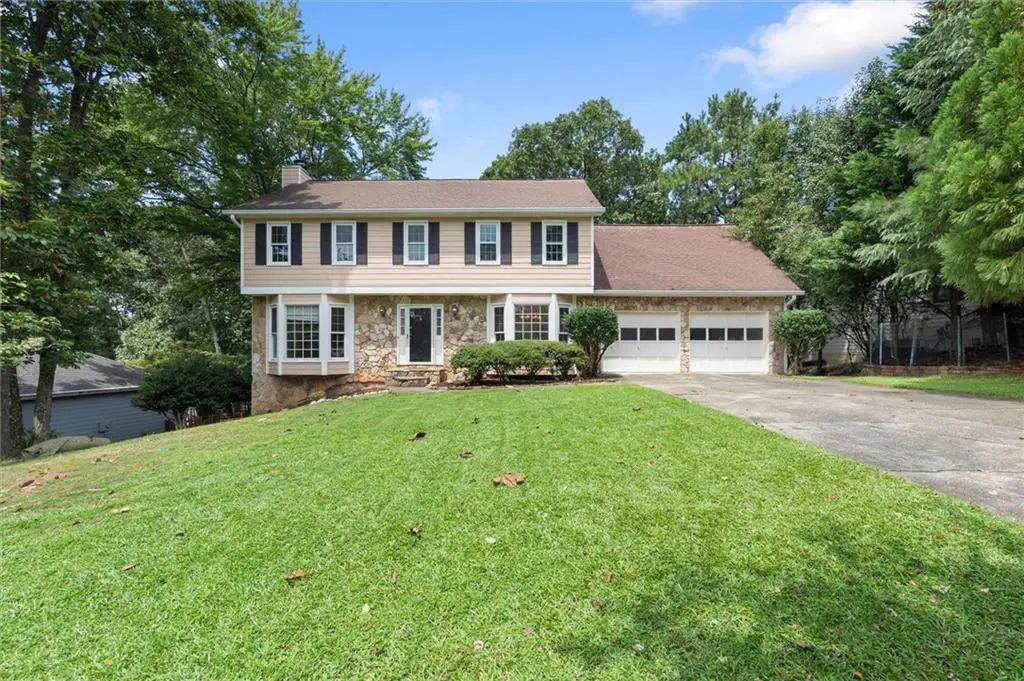 9126 Branch Valley Way, Roswell